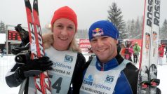Mirka Knapková a vavřinec Hradilek v cíli třicetikilometrového závodu