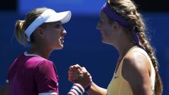Victoria Azarenková (vpravo) a Jelena Vesninová po utkání na Australian Open