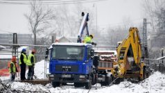 Začátek sanace ropného znečištění v oblasti pardubického Parama