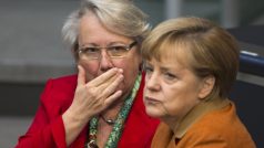Německá ministryně školství Annette Schavanová a kancléřka Angela Merkelová