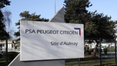 Automobilka PSA Peugeot Citröen se propadla do obří ztráty
