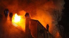 Při požáru v bytovém domě v Backnangu poblíž Stuttgartu zemřelo osm lidí