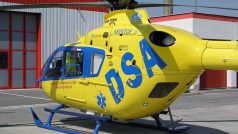 Královéhradečtí záchranáři jako jediní na světě vozí na palubě vrtulníku speciání přístroj na ochlazování mozku