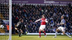 Fotbalový záložník Tomáš Rosický právě stříli svůj druhý gól do sítě West Bromviche Albion