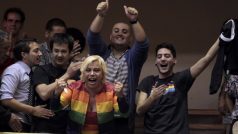Lidé vítají schválení zákona, který umožní homosexuálním párům v Uruguayi sňatek