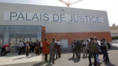 Soud s pěti bývalými manažery zaniklé firmy PIP v Marseille se bude kvůli velkému počtu účastníků konat ve sportovní hale