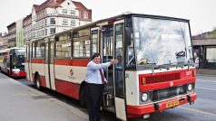 Do ulic Prahy naposledy vyjel autobus Karosa B732 s mechanickou převodovkou