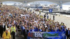 K Pochodu života v Budapešti se přidaly tisíce lidí