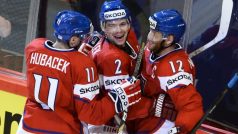 Čeští hokejisté se radují z gólu na mistrovství světa v utkání proti Dánsku