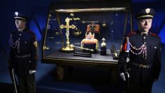 V první den výstavy si české korunovační klenoty prohlédlo 2,5 tisíce lidí