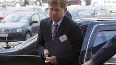 Americký velvyslanec v Rusku Michael McFaul přijíždí na ruské ministerstvo zahraničí vysvětloval aktivity diplomata Fogela