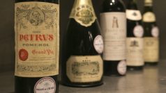 Aukce vín ze sklepů francouzského prezidenta vynesla dvakrát více, než se čekalo