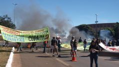 Protest proti předraženému stadionu v Brasilii