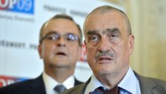 Vedení TOP 09 – předseda Karel Schwarzenberg a místopředseda Miroslav Kalousek