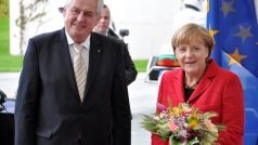 Prezident Miloš Zeman se při své první návštěvě Německa ve funkci hlavy státu setkal i s kancléřkou Angelou Merkelovou