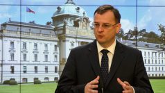 Premiér v demisi Petr Nečas na tiskové konferenci po zřejmě posledním jednání své vlády
