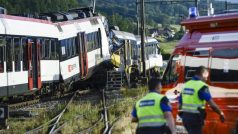Čelní srážku vlaků ve Švýcarsku nepřežil jeden ze strojvůdců