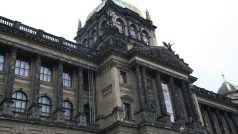 Část rozstřílené fasády Národního muzea bude i po rekonstrukci připomínat invazi z roku 1968