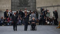 Německá kancléřka Merkelová na návštěvě bývalého koncentračního tábora v Dachau