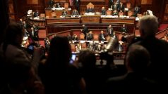 Italský senát hlasoval o důvěře vládě