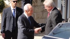 Návštěva Miloše Zemana v Izraeli. Na snímku český prezident a jeho protějšek Šimon Peres