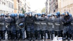 Na pořádek při protestech v ulicích Říma dohlíží čtyři tisíce policistů