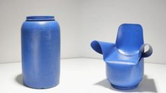 Dílo polského umělce Roberta Pludry - z plastového sudu vyrobil designový nábytek