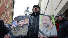 Ukrajinci v Praze vzpomínali oběti demonstrací v Kyjevě
