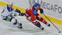 Marek Kvapil v dresu Dinama (vlevo) a Jiří Novotný se potkali při zápase Lva Praha v Moskvě