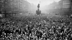 20. ledna po 15 hodině se na Václavském náměstí začal shromažďovat smuteční průvod, který se stal mohutnou manifestací smutku a solidarity s odkazem Jana Palacha