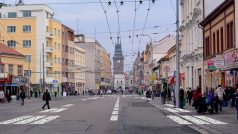 Návrh pomníku Jana Kašpara podle Davida Macháčka - &quot;ranvej&quot; na třídě Míru. Pruhy by měly být podle návrhu vydlážděné, ne namalované barvou.