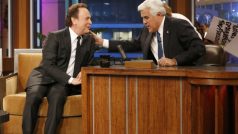 Tonight Show. Americký komik Jay Leno (vpravo) při své poslední show v televizi NBC. Jeho hostem byl stejně jako před 22 lety herec Billy Crystal