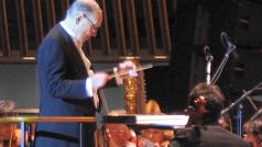 Ennio Morricone při koncertu v roce 2007
