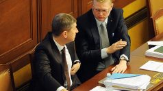 Poslanecká sněmovna 12.2.2014, Andrej Babiš (vlevo) a Pavel Bělobrádek