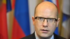 Premiér Bohuslav Sobotka při příjezdu na mimořádný summit EU k Ukrajině