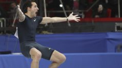 Tyčkař Renaud Lavillenie po překonání světového rekordu Sergeje Bubky