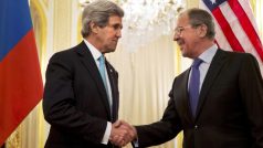 John Kerry a Sergej Lavrov se sešli v Paříži