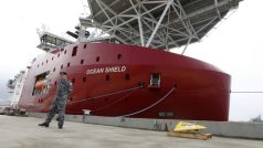 Po malajsijském letadle pátrá i australská loď Ocean Shield, vybavená detektorem schopným zachytit signály z velké hloubky