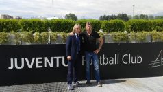 Pavel Nedvěd s Petrem Kostelníkem na stadionu Juventus