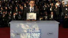 Režisér Nuri Bilge Ceylan získal na festivalu v Cannes Zlatou palmu za snímek Zimní spánek