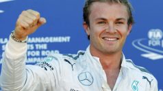 Nico Rosberg se raduje z vítězství v kvalifikaci na VC Monaka