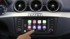 Firma Apple představila program CarPlay