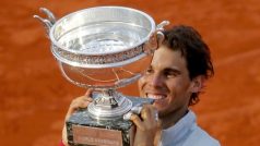 Tenista Rafael Nadal po svém devátém triumfu na Roland Garros