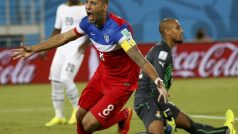 Americký kapitán Clint Dempsey se raduje ze vstřeleného gólu v utkání MS proti Ghaně, kterou USA porazily 2:1. 16. 9. 2014