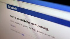 Sciální internetovou síť Facebook postihl nejdelší výpadek v historii