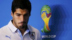 Luis Suárez se loučí s MS, čekají ho 4 měsíce bez fotbalu