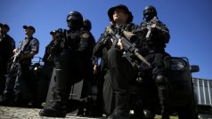 Brazilští policisté zodpovědní za zajištění bezpečnosti fotbalového šampionátu.JPG