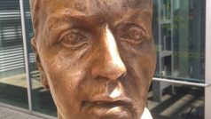 Busta Petry Kvitové od sochaře Milana Bendy