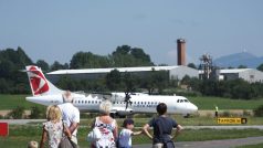 Letadlo, které dopravilo mladoboleslavské fotbalisty k odvetnému zápasu