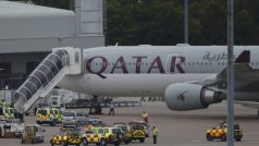 Letadlo Katarských aerolinií nouzově přistálo na letišti v Manchesteru